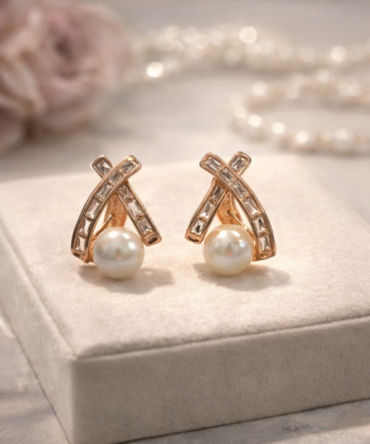 Rosé Pearl Charm